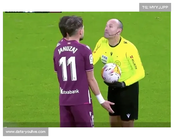 卢库米进球后与队友庆祝，获评全场最佳